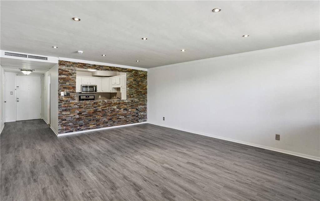 2925 Pharr Court NW Unit 316