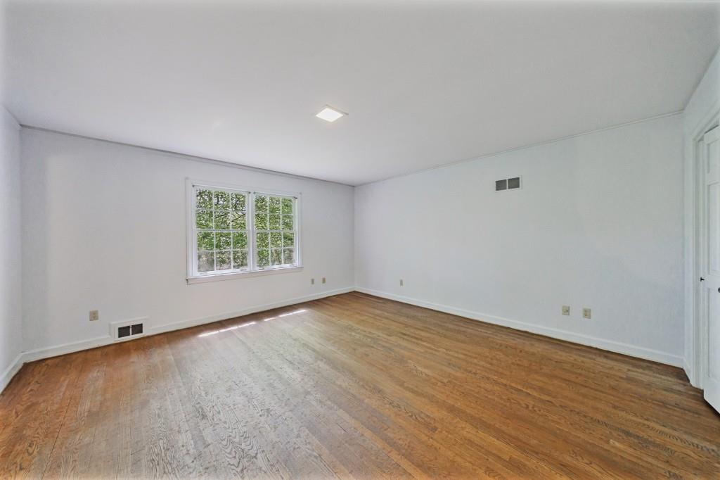 1605 Damon Court