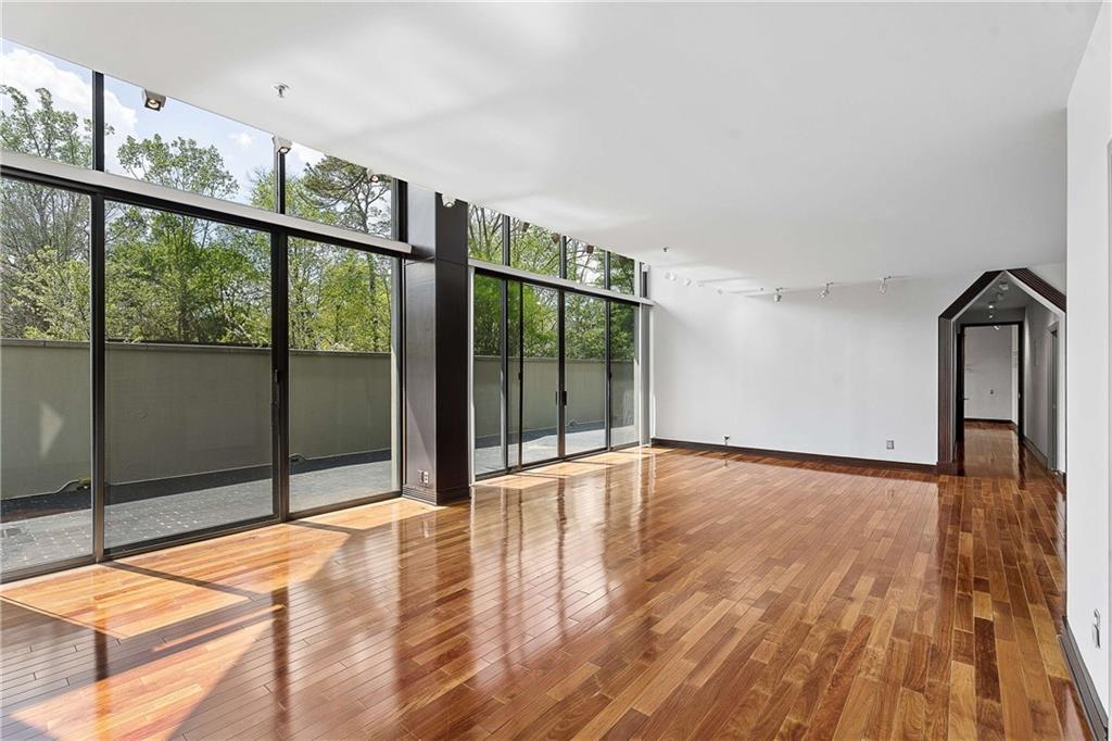 2660 Peachtree Road NW Unit 4A