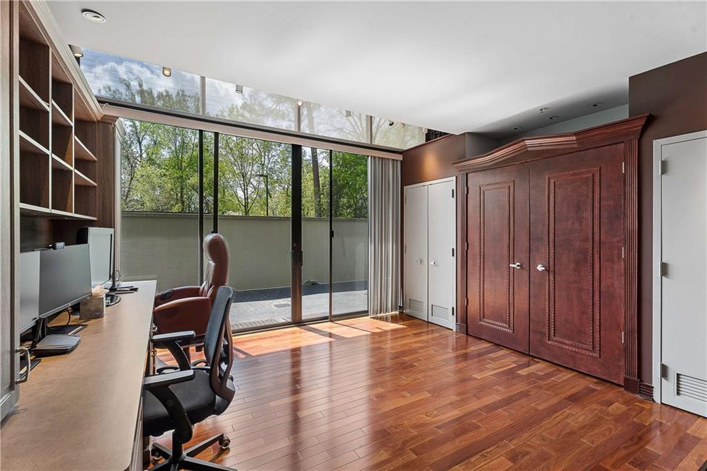 2660 Peachtree Road NW Unit 4A