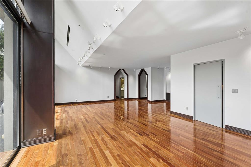 2660 Peachtree Road NW Unit 4A