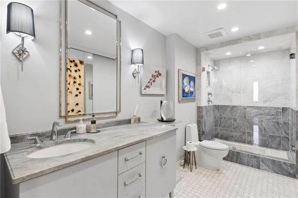 2660 Peachtree Road NW Unit 34F