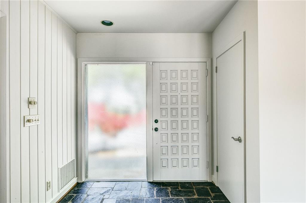 378 Hillside Drive NW