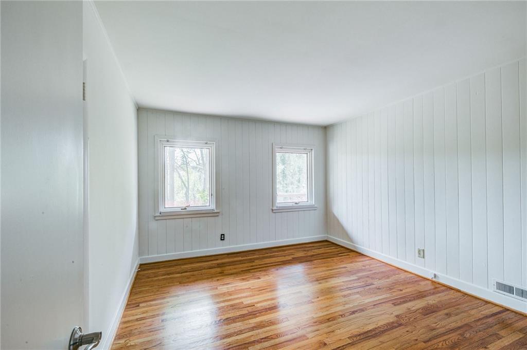 378 Hillside Drive NW