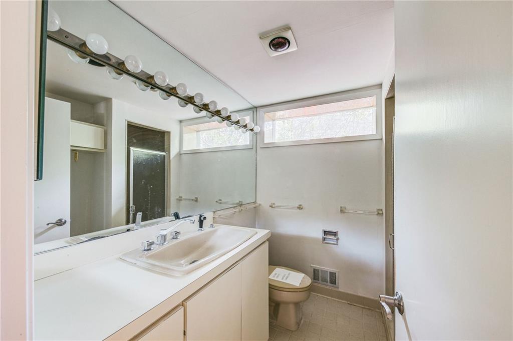 378 Hillside Drive NW