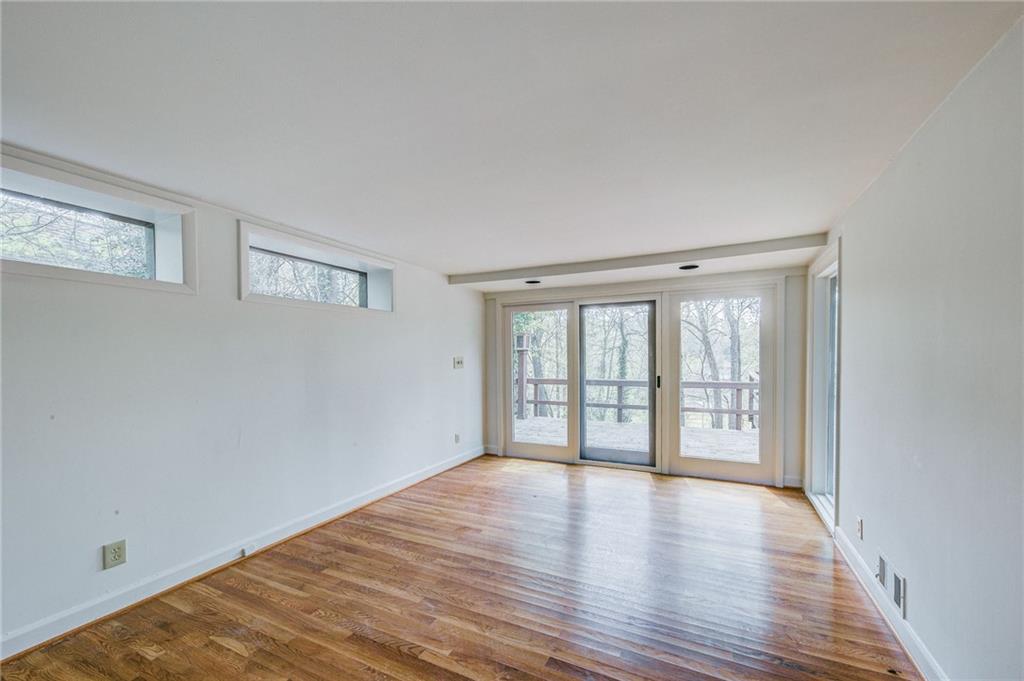 378 Hillside Drive NW