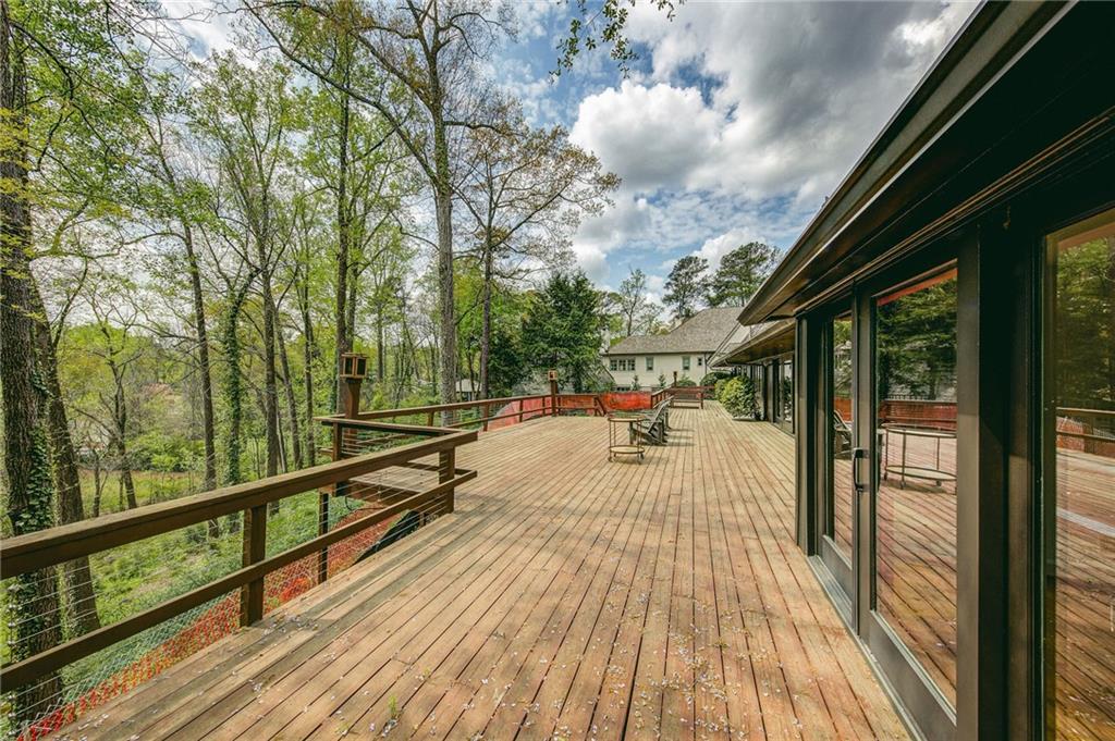 378 Hillside Drive NW