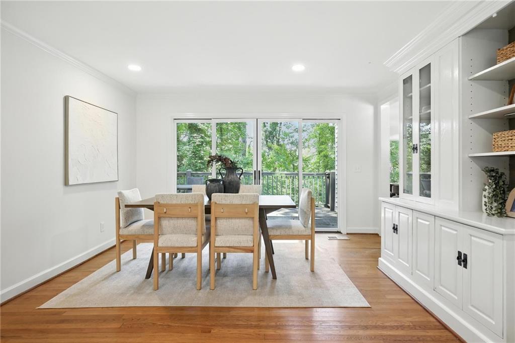 2569 Ridgewood Terrace NW