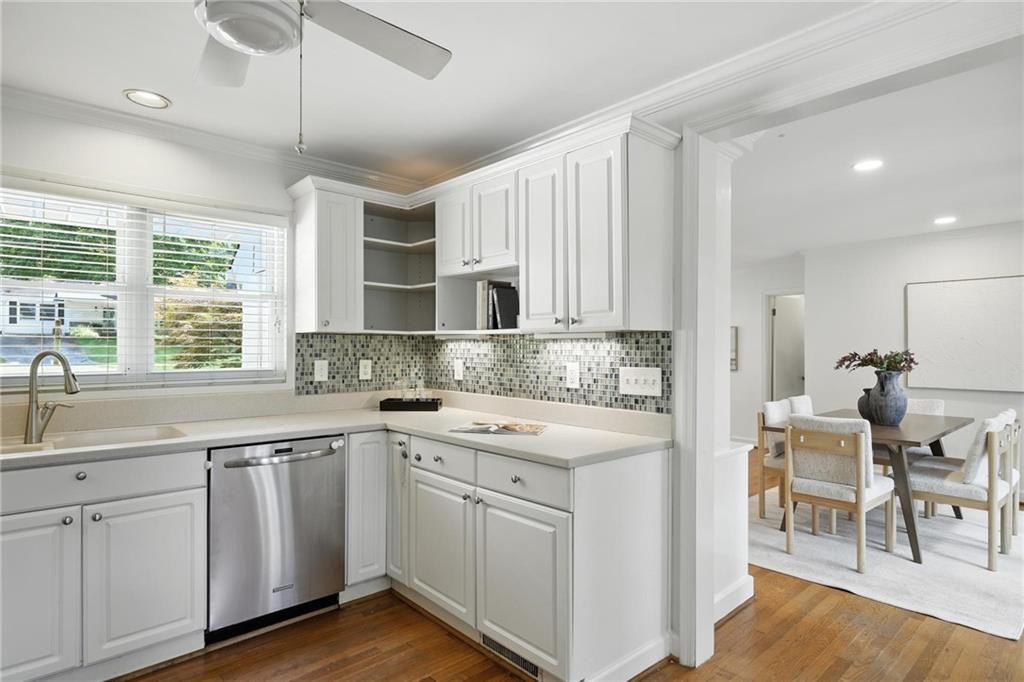 2569 Ridgewood Terrace NW