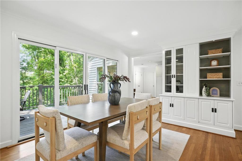 2569 Ridgewood Terrace NW