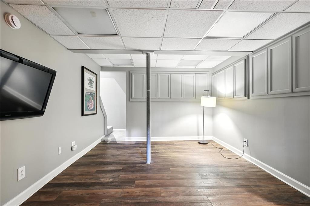 2569 Ridgewood Terrace NW