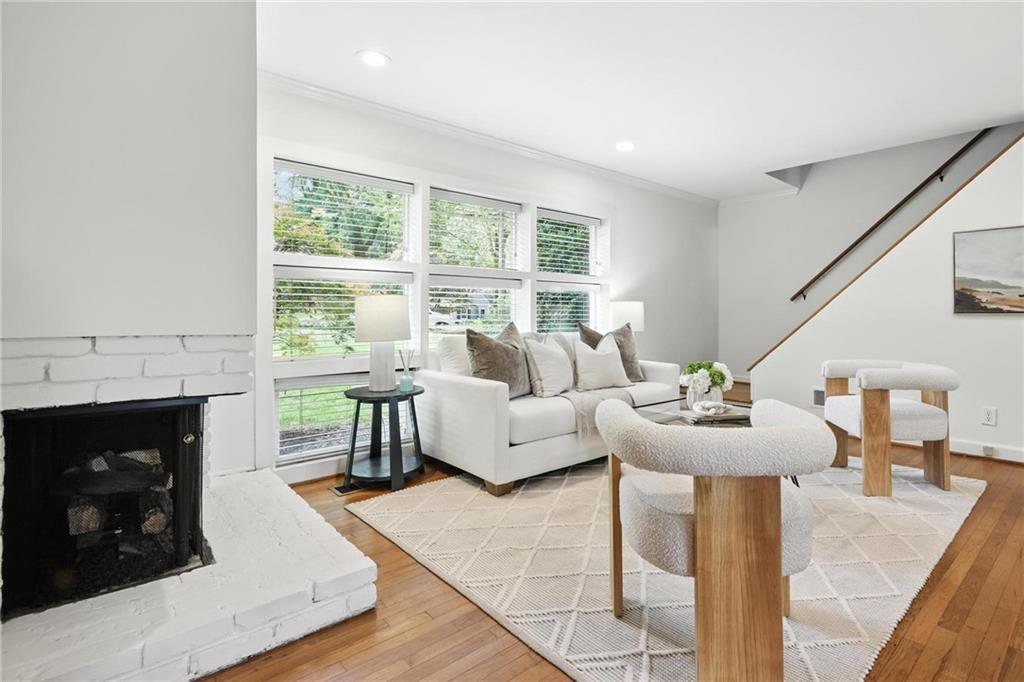 2569 Ridgewood Terrace NW