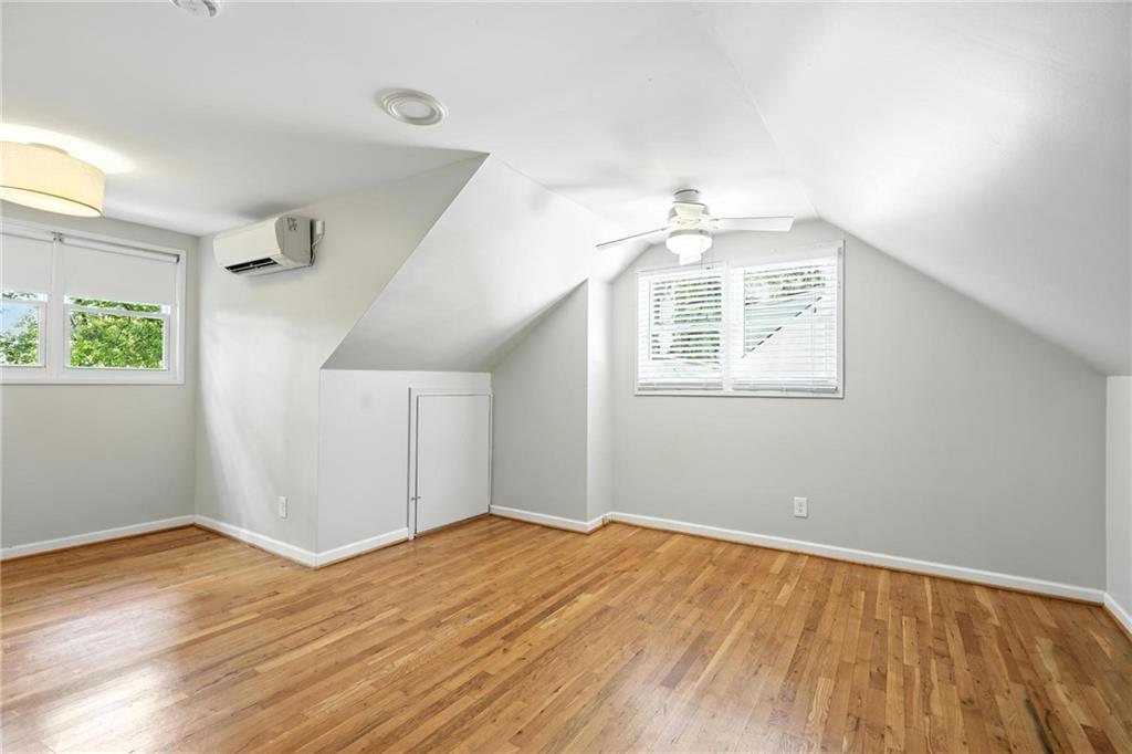 2569 Ridgewood Terrace NW