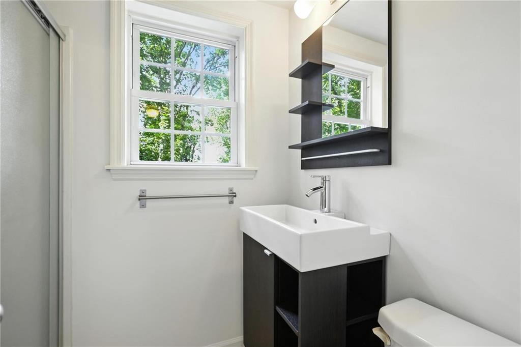 2569 Ridgewood Terrace NW