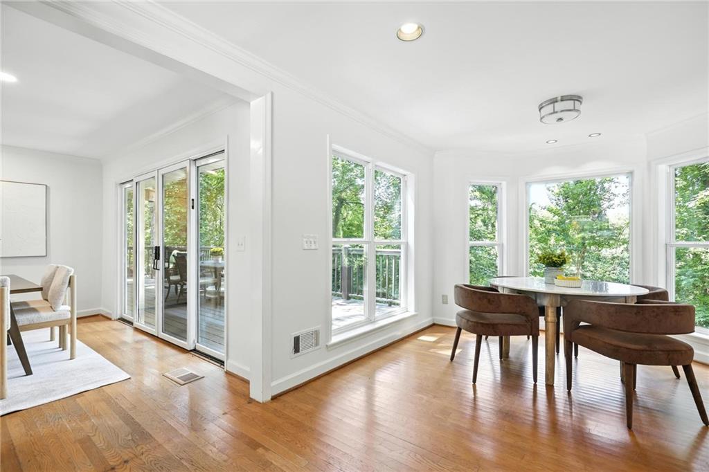 2569 Ridgewood Terrace NW