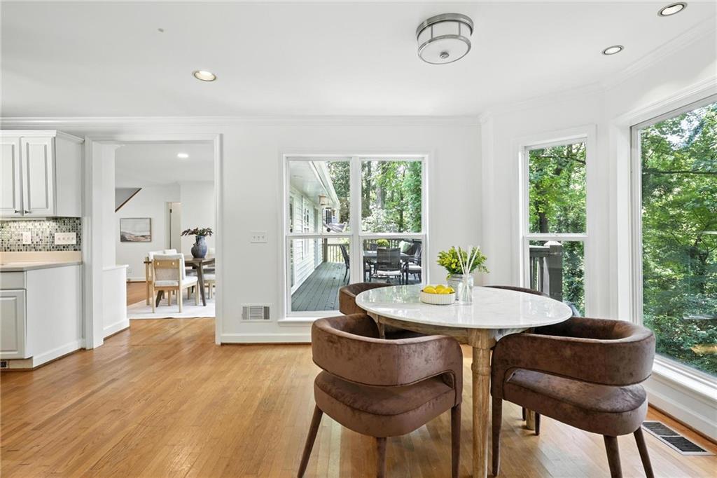 2569 Ridgewood Terrace NW