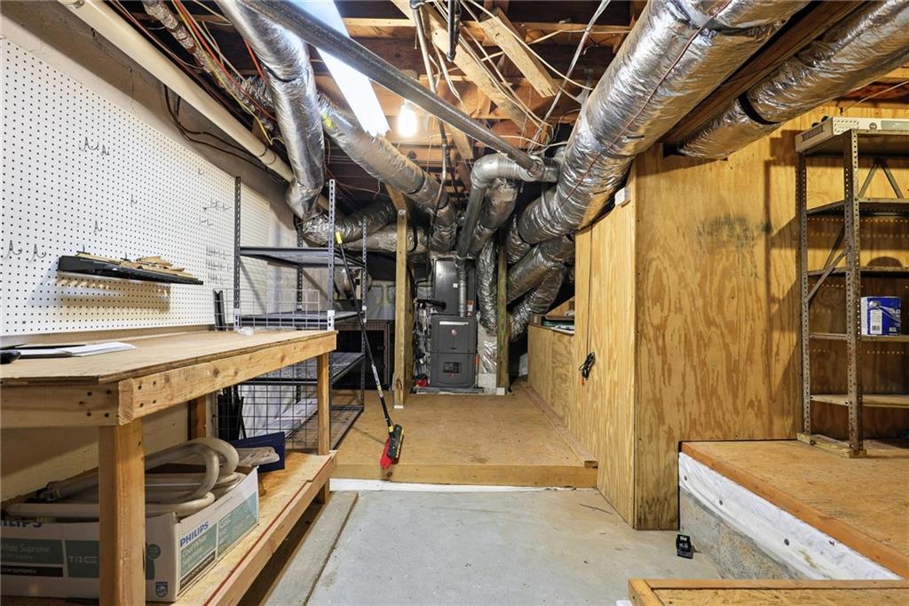 2569 Ridgewood Terrace NW