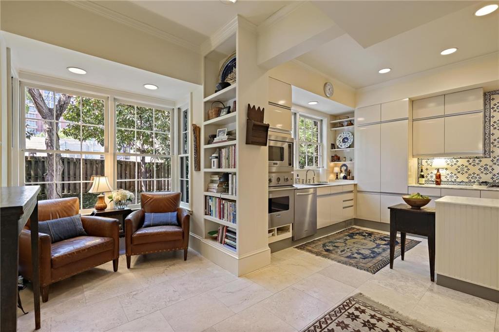 10 Palisades Road