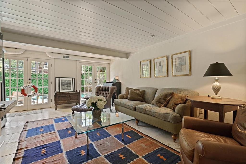 10 Palisades Road