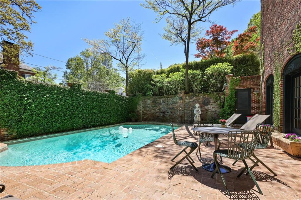 10 Palisades Road