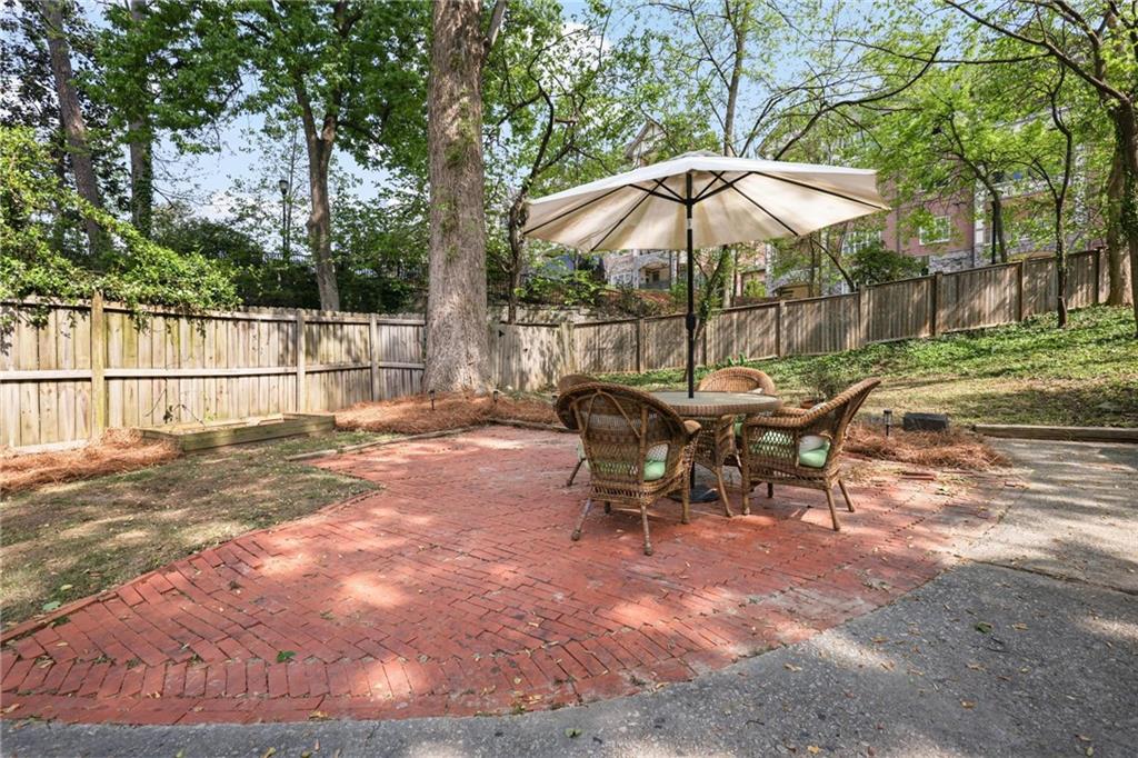232 Kinsey Court NE