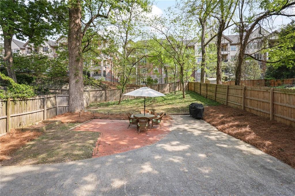 232 Kinsey Court NE