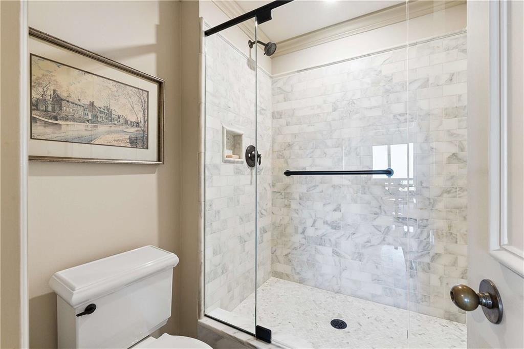 2660 Peachtree Road NW Unit 32B