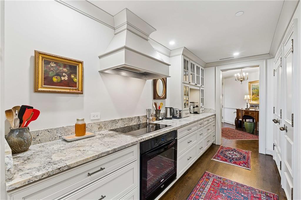 2660 Peachtree Road NW Unit 32B