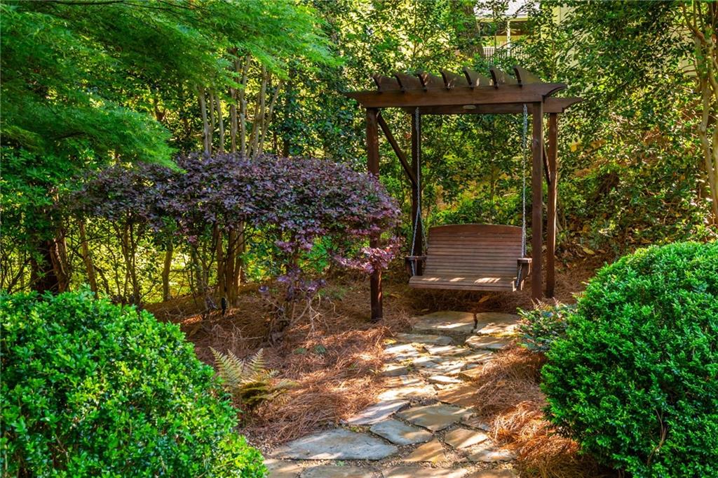 3 Powers Chase Circle