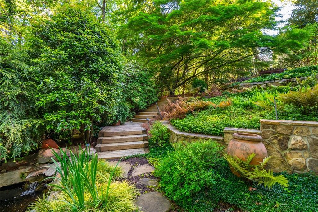 3 Powers Chase Circle