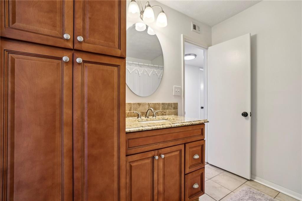 1602 Cumberland Court SE