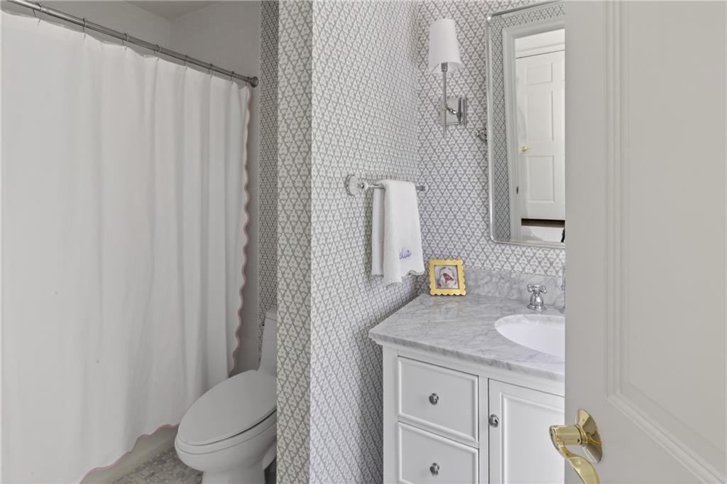 755 Greenview Avenue NE