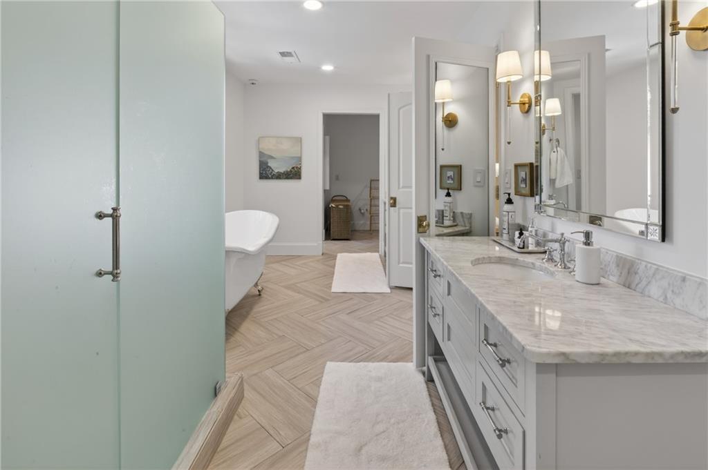 755 Greenview Avenue NE