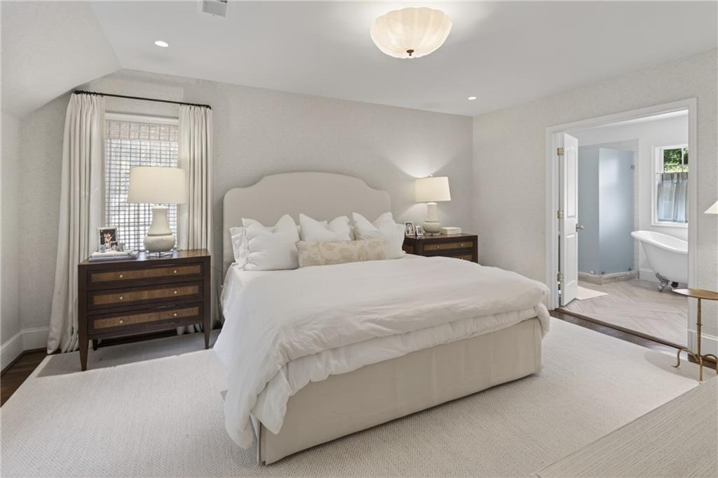 755 Greenview Avenue NE