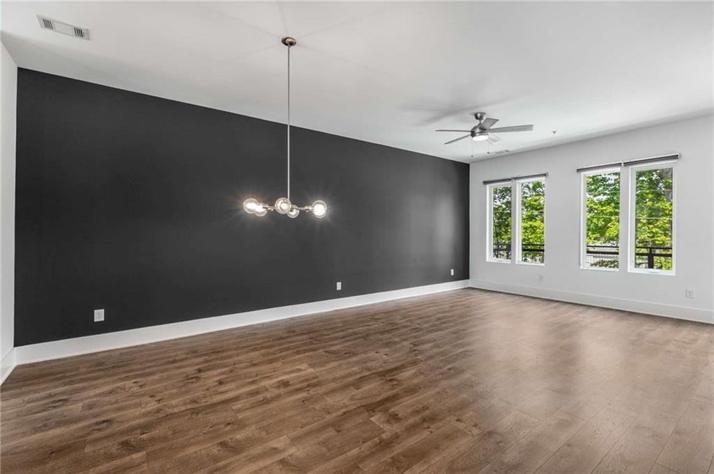 1225 Chelsea Circle NW