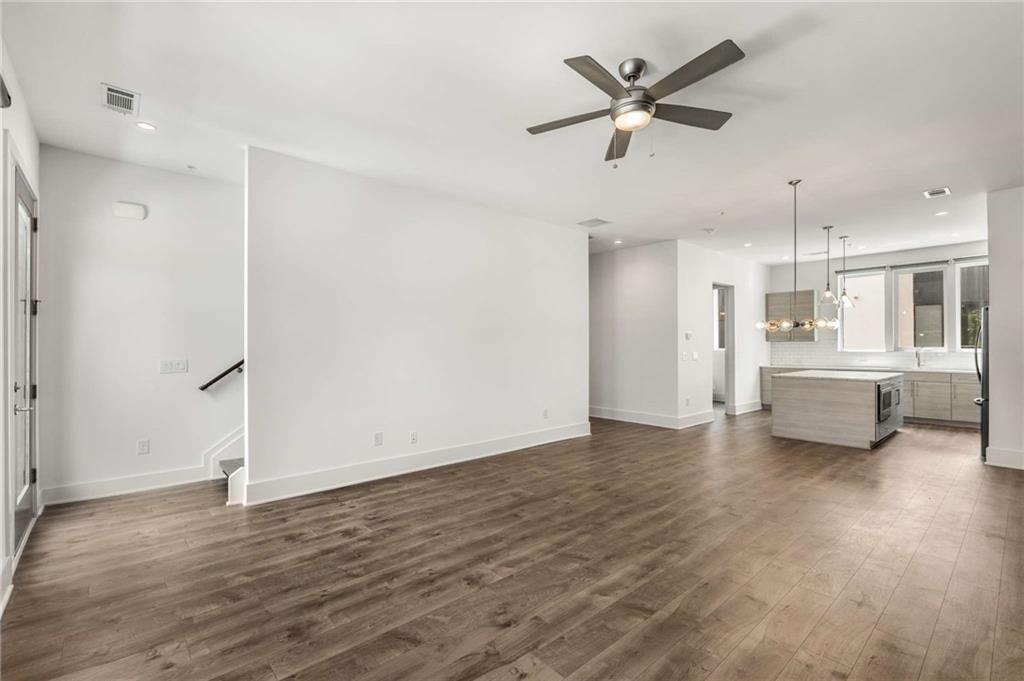 1225 Chelsea Circle NW