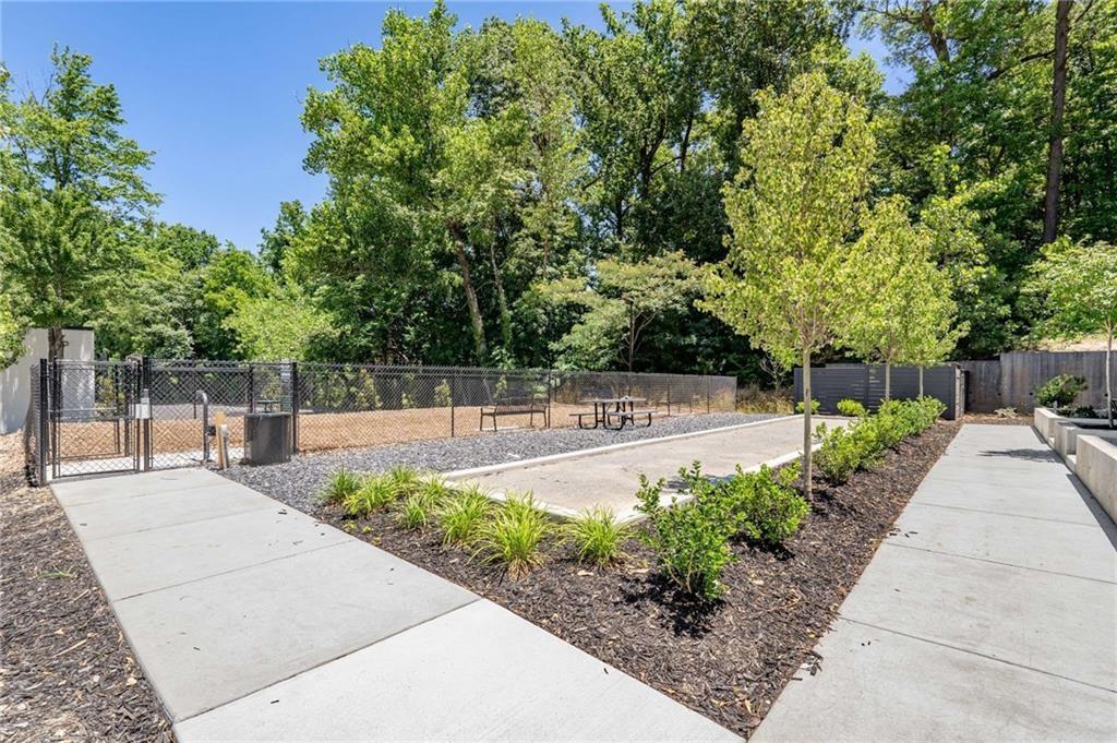 1225 Chelsea Circle NW