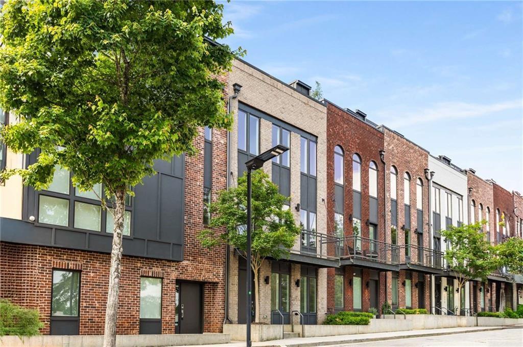 1225 Chelsea Circle NW