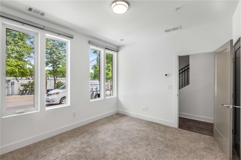 1225 Chelsea Circle NW