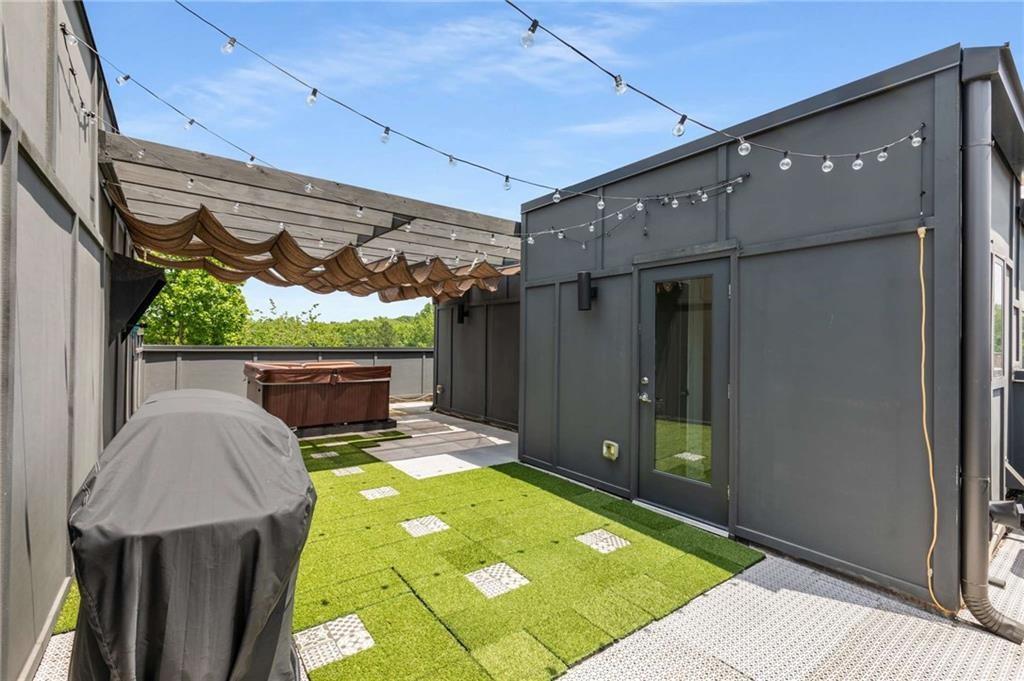 1225 Chelsea Circle NW