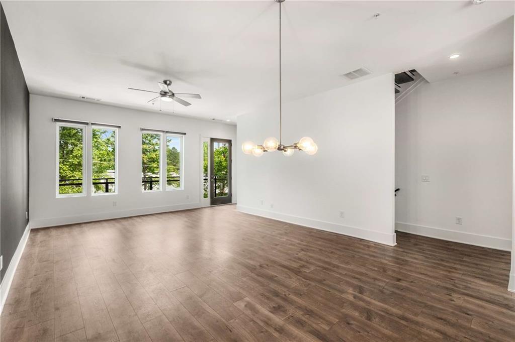 1225 Chelsea Circle NW