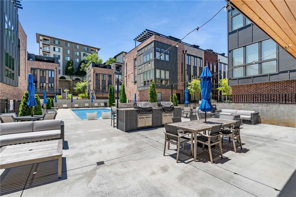 1225 Chelsea Circle NW