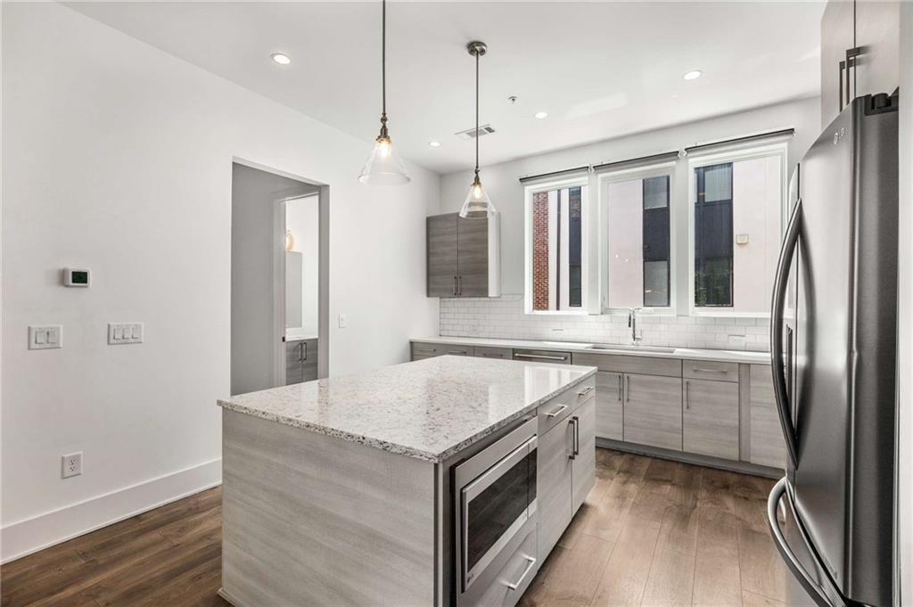 1225 Chelsea Circle NW