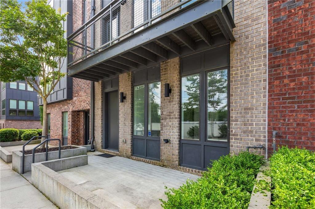 1225 Chelsea Circle NW