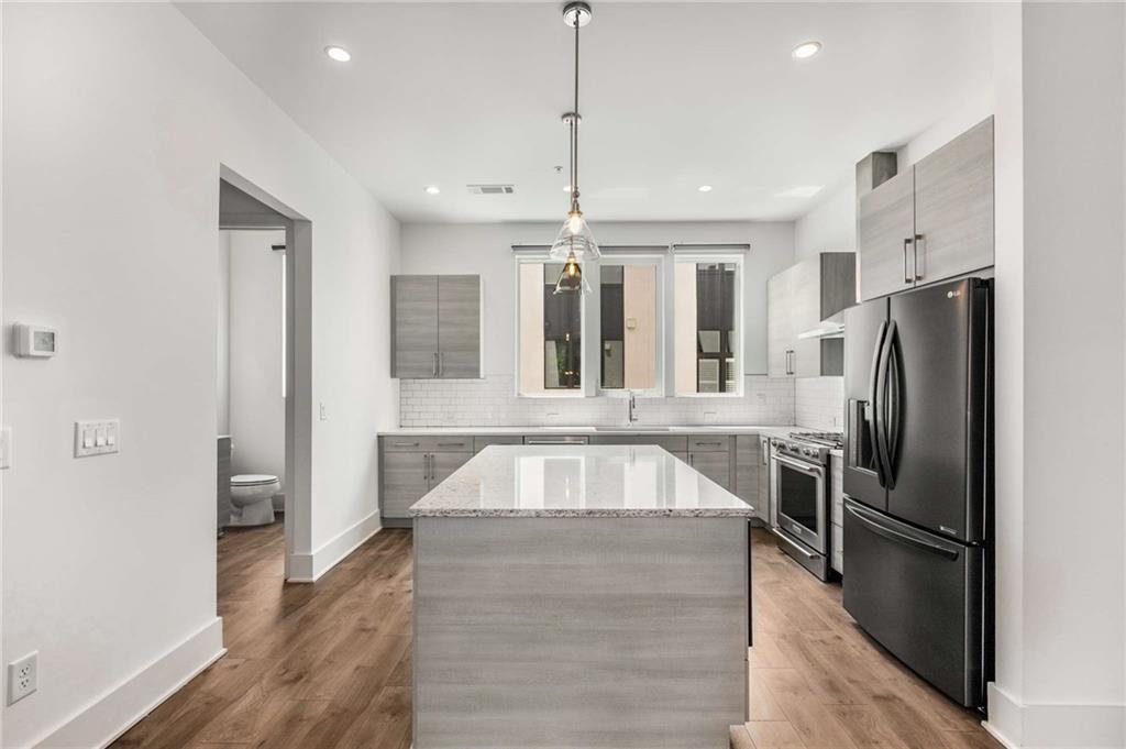 1225 Chelsea Circle NW