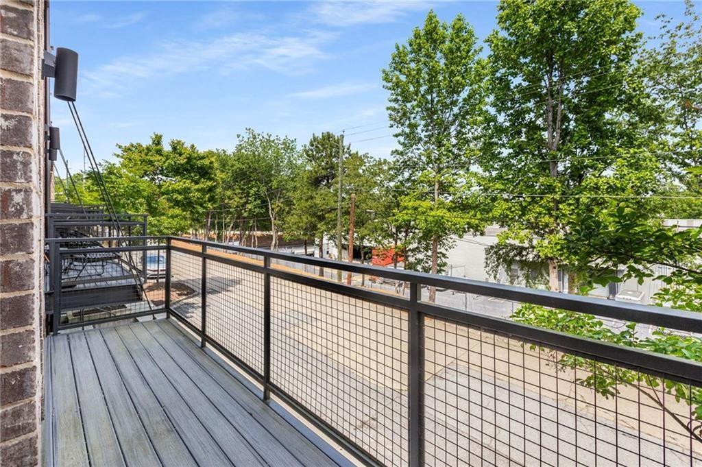 1225 Chelsea Circle NW