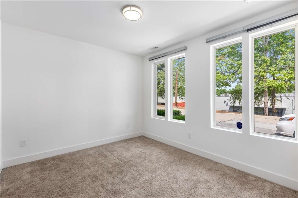 1225 Chelsea Circle NW