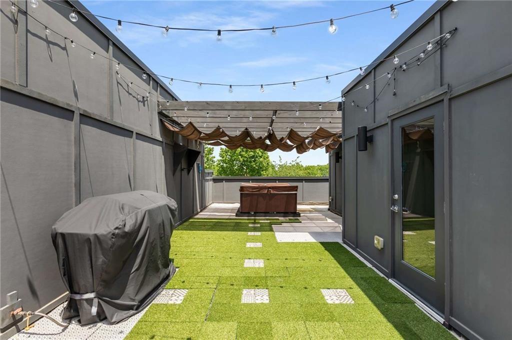 1225 Chelsea Circle NW