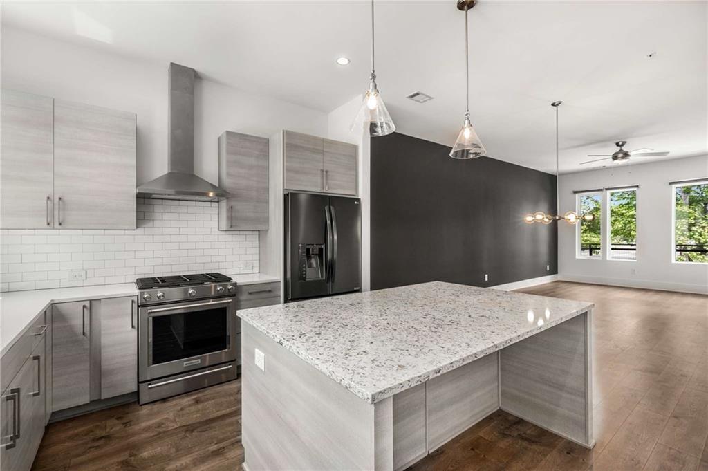 1225 Chelsea Circle NW