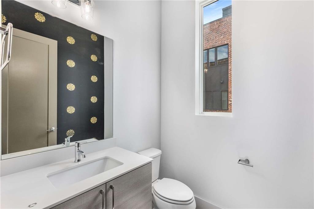 1225 Chelsea Circle NW